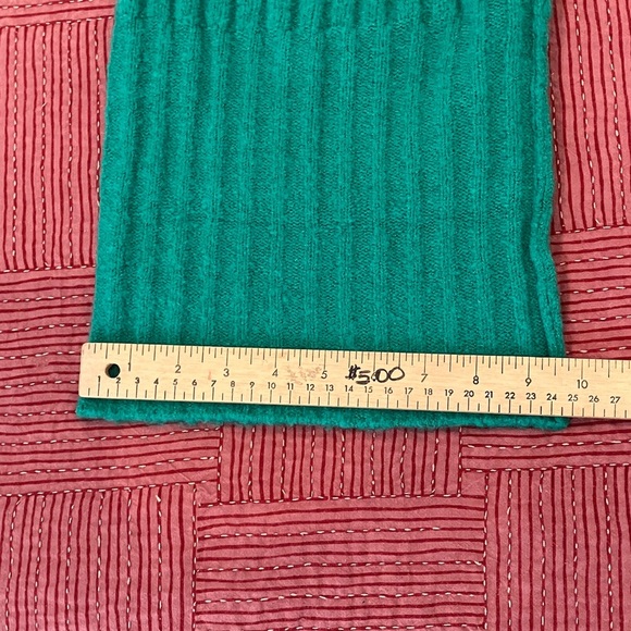 Anthropologie (Maeve) Green Knit hat - Uber soft - Picture 12 of 16